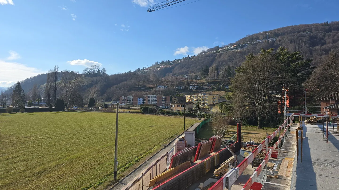 Nuovo appartamento di 3,5 stanze con portico e giardino - Foto 4 di 8