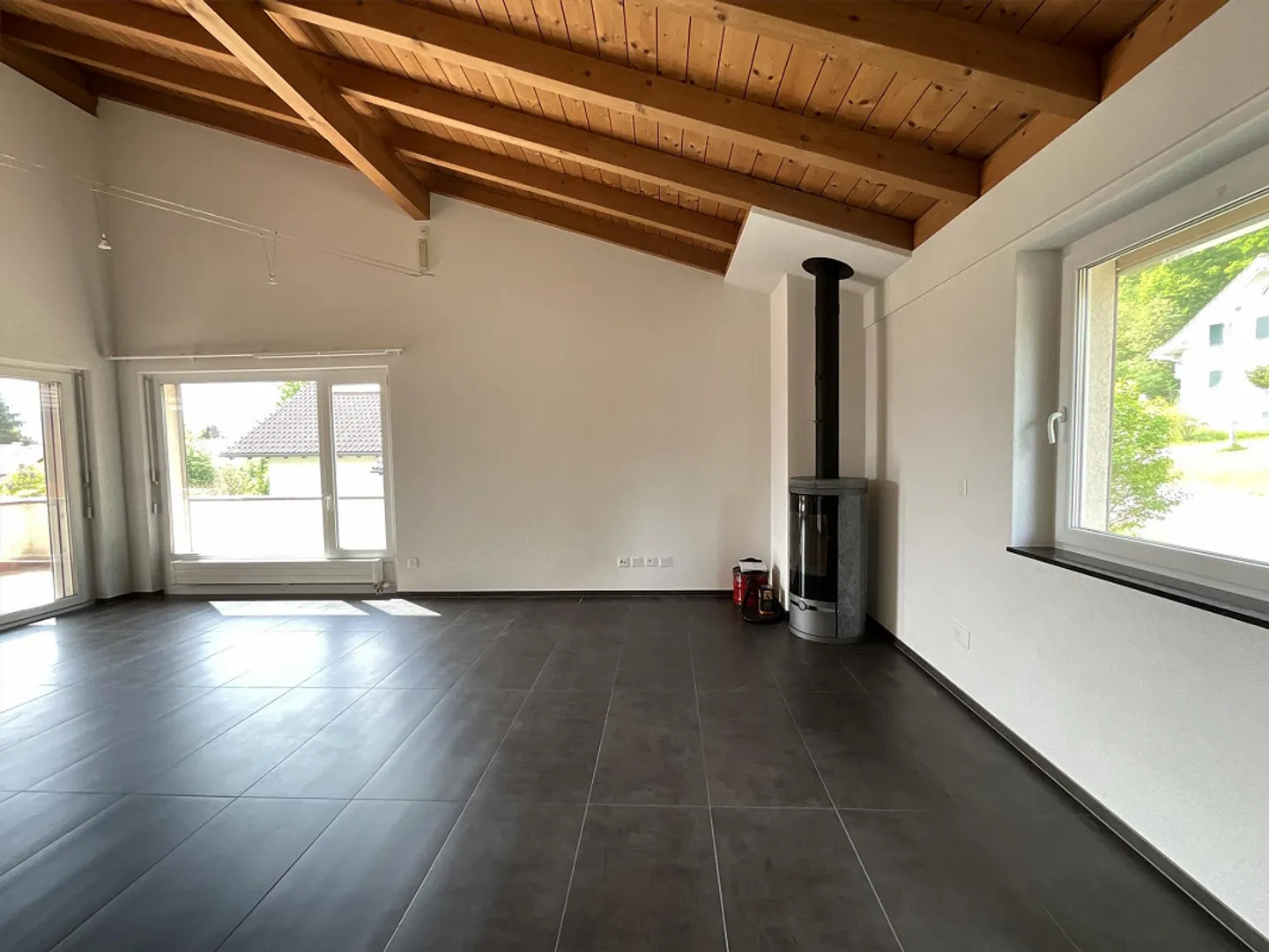 Paradis familial ensoleillé avec appartement - Photo 3 sur 11
