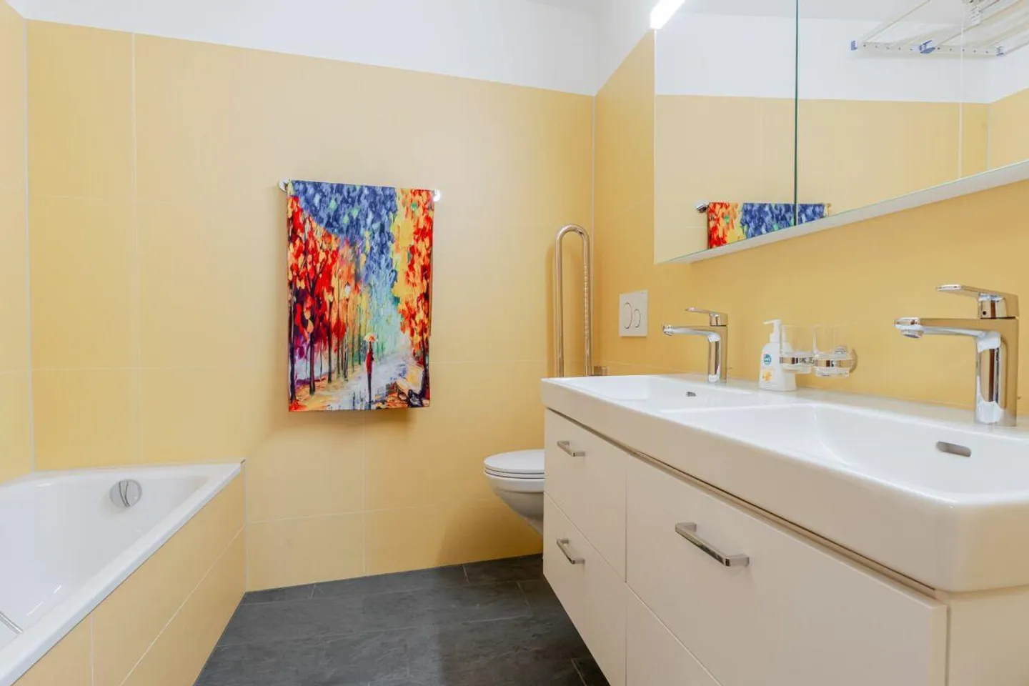 Appartamento 4.5 camere ben curato e accogliente con EHP in un quartiere popolare di Basilea - Foto 3 di 10