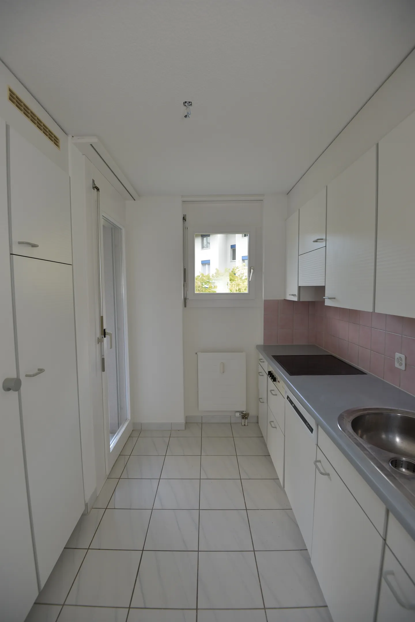 Apartment for rent - Photo 2 of 6