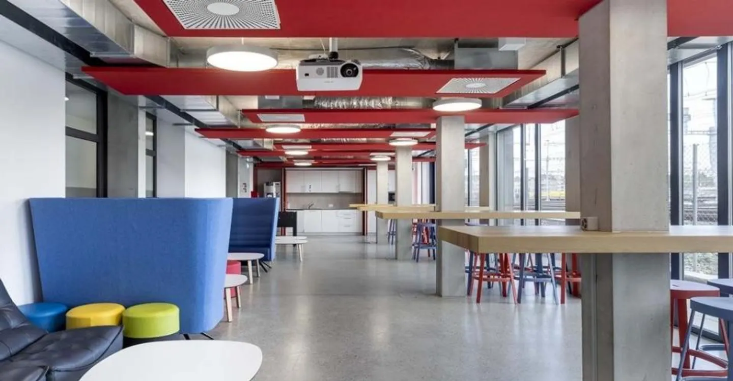 Studio in student residence, close to Renens train station - Photo 6 of 6