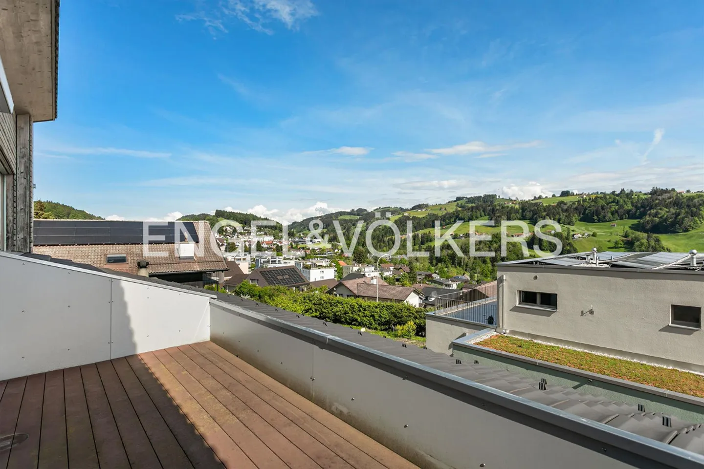 Spacious Home in a Quiet Location - Photo 3 of 10