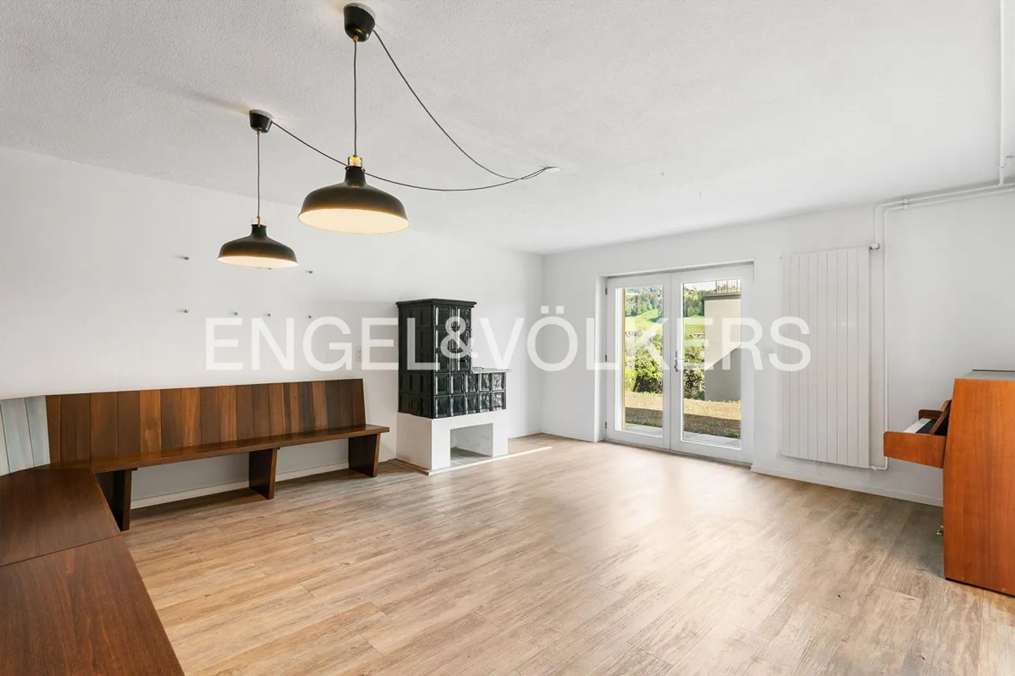 Spacious Home in a Quiet Location - Photo 7 of 10