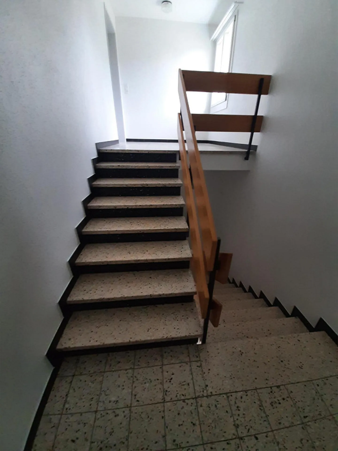 Appartement de 3,5 pièces avec vue magnifique - Photo 2 sur 24