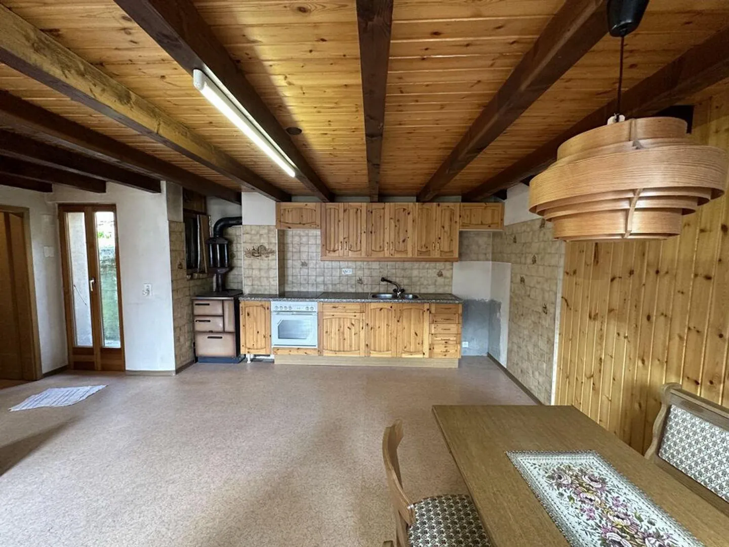Charming Rustic Mountain House with Panoramic View - Photo 5 of 7