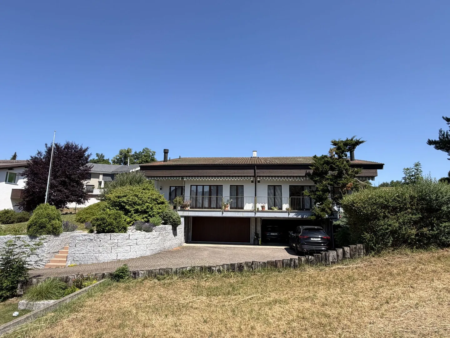 5.5-Room Semi-Detached House with Surroundings - Photo 3 of 28