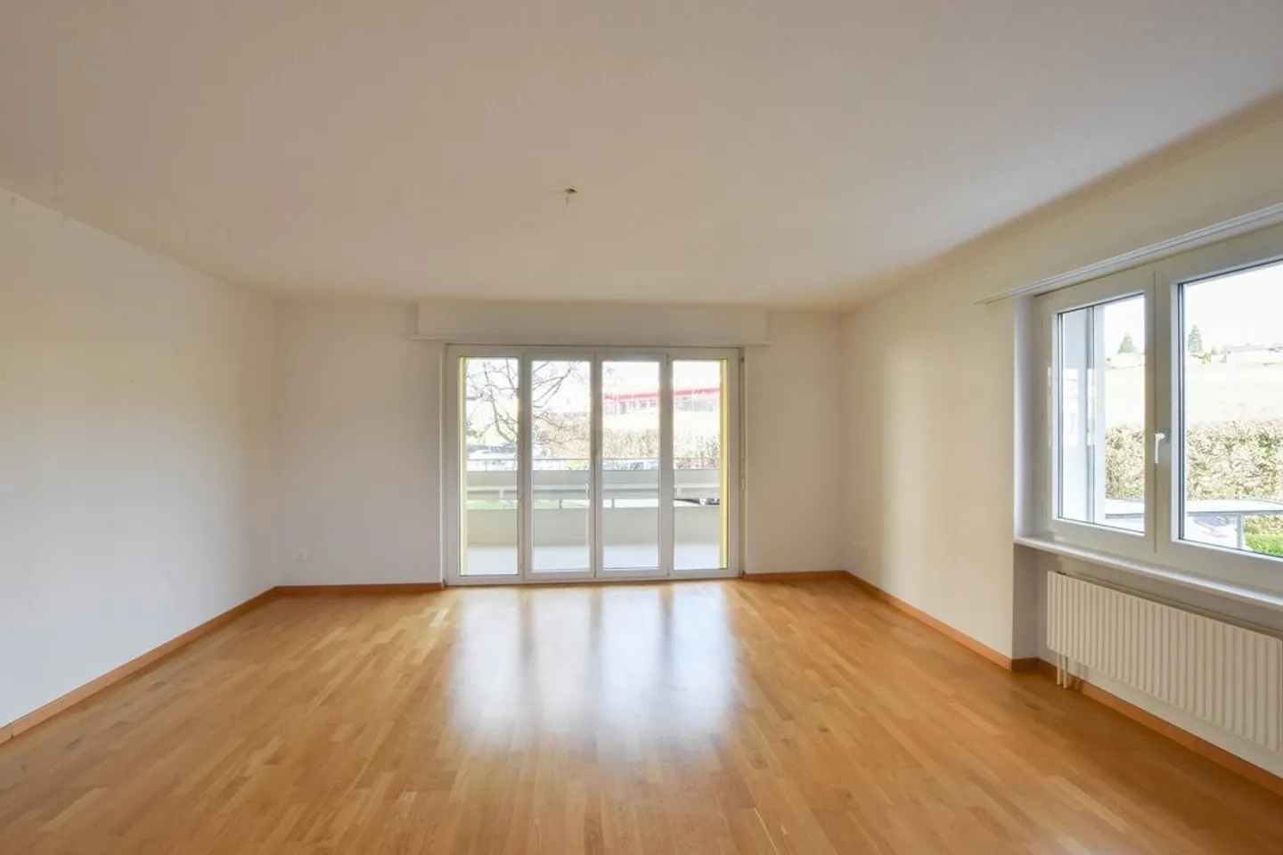 Appartamento luminoso con cucina e bagno moderni - Foto 4 di 6