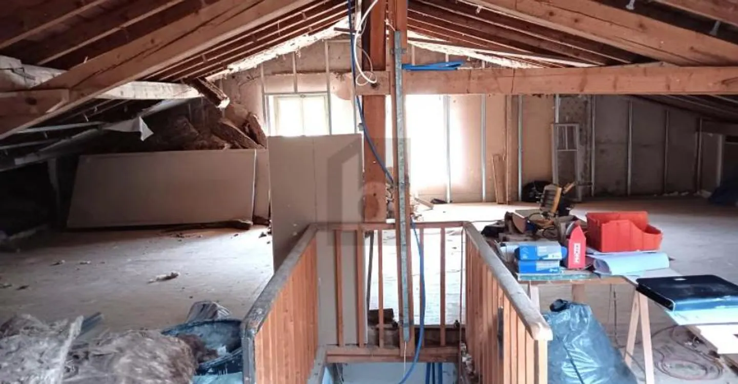 BRUT SPACE, PERMIT IN FORCE! - Photo 5 of 6
