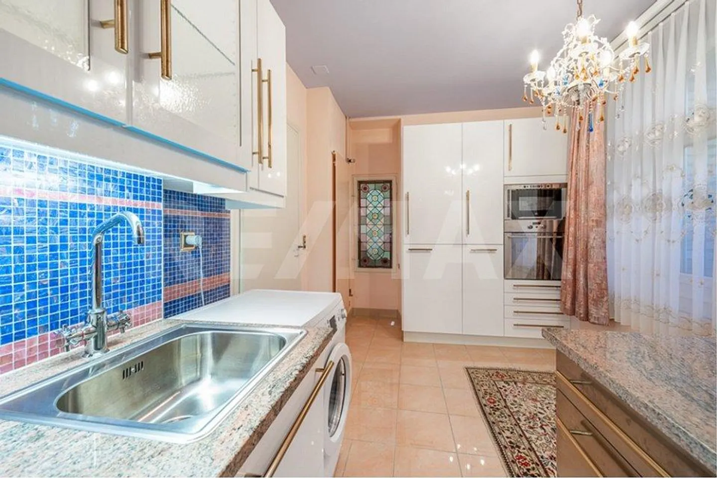 Bâtiment résidentiel et commercial à Glaris - Photo 11 sur 13