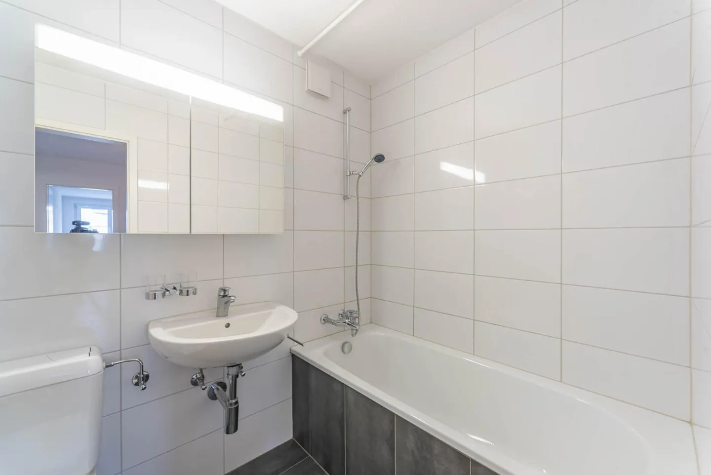 Helle Wohnung in Kilchberg - Foto 2 von 4
