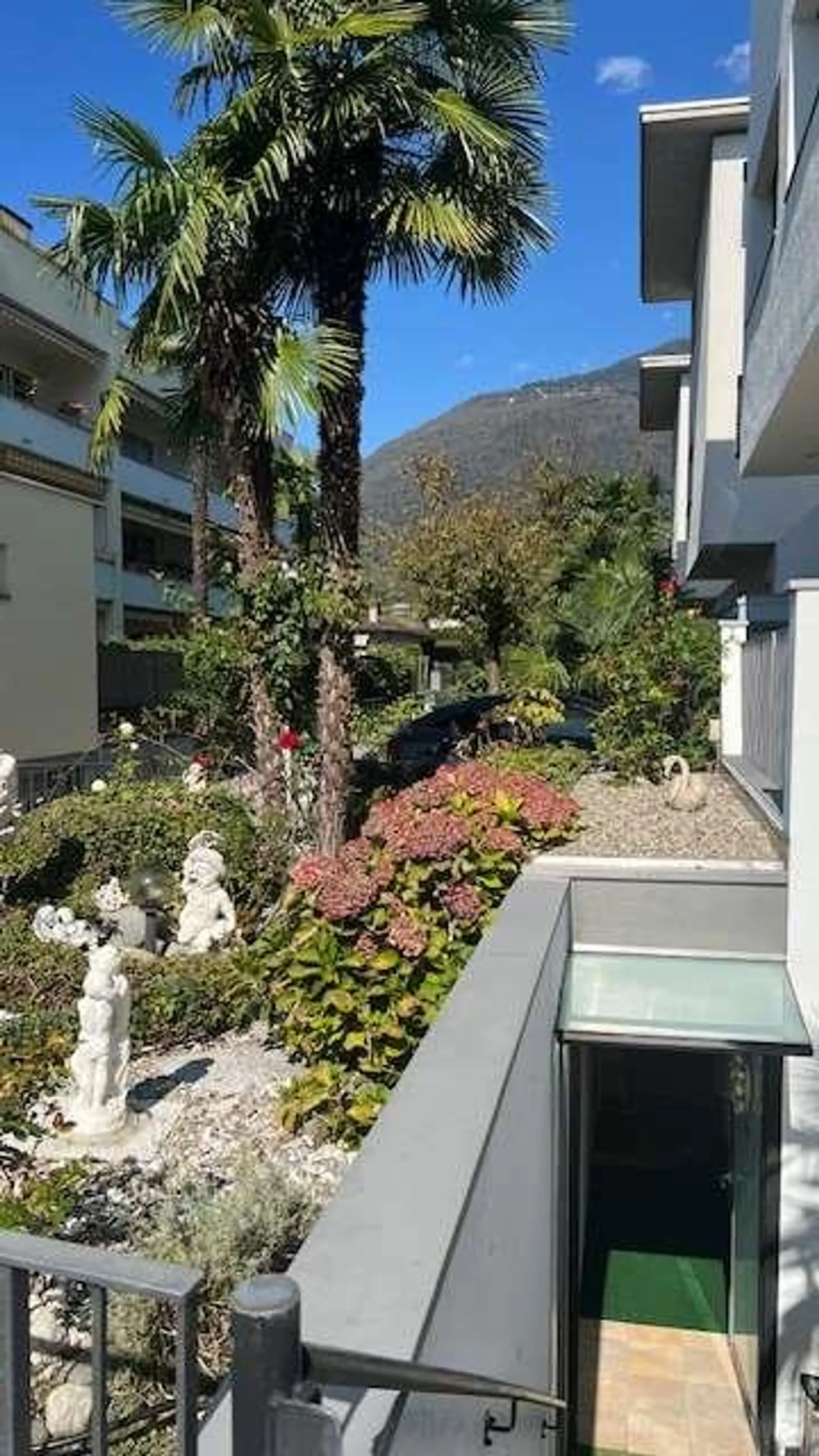 Büro mit Prestige mit Garten und Terrasse in eleganter Residenz - Foto 2 von 8