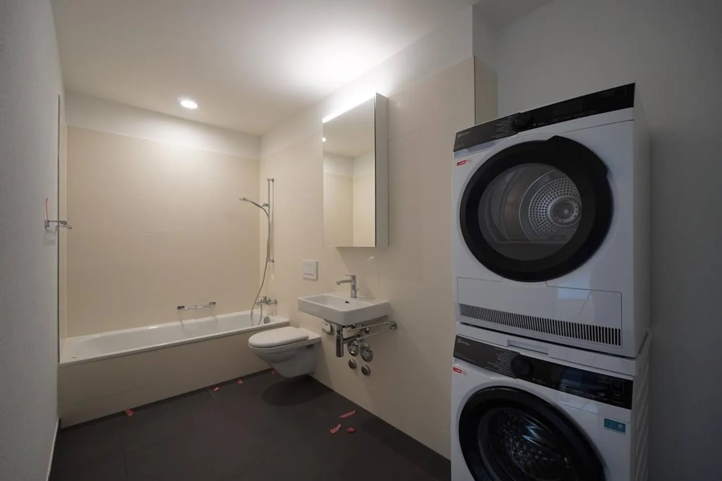 PREMIÈRE LOCATION À LIESTAL - chaque appartement avec sa propre tour de lavage - Photo 5 sur 12