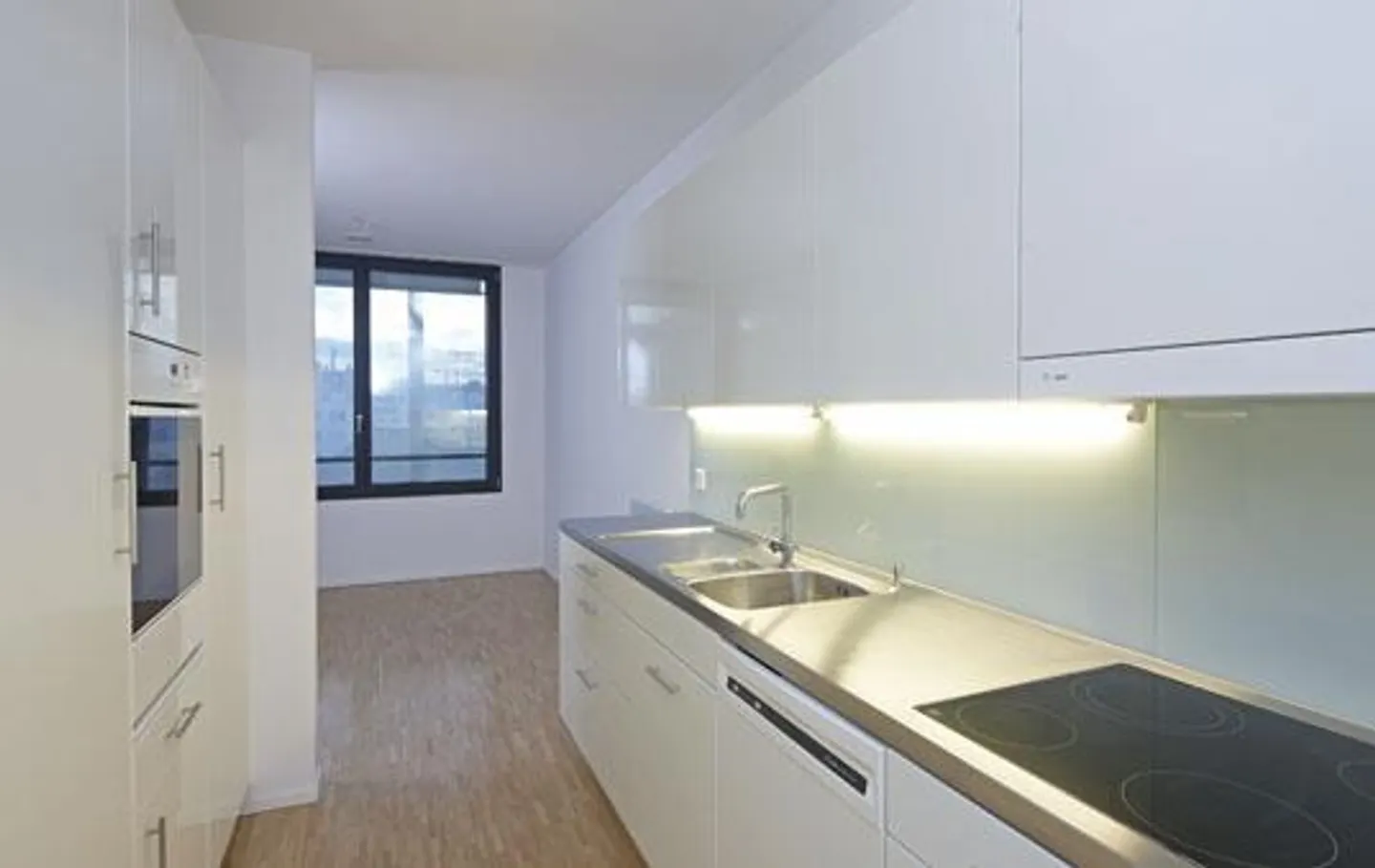 Modern Living in the Heart of the City - Photo 3 of 5