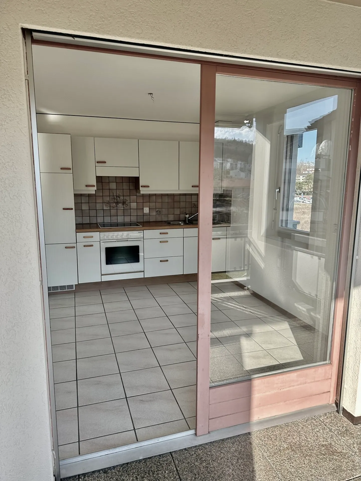 Courtepin 2,5 pces de 61,4m², balcon couvert, parking souterrain, cave - Photo 4 sur 13