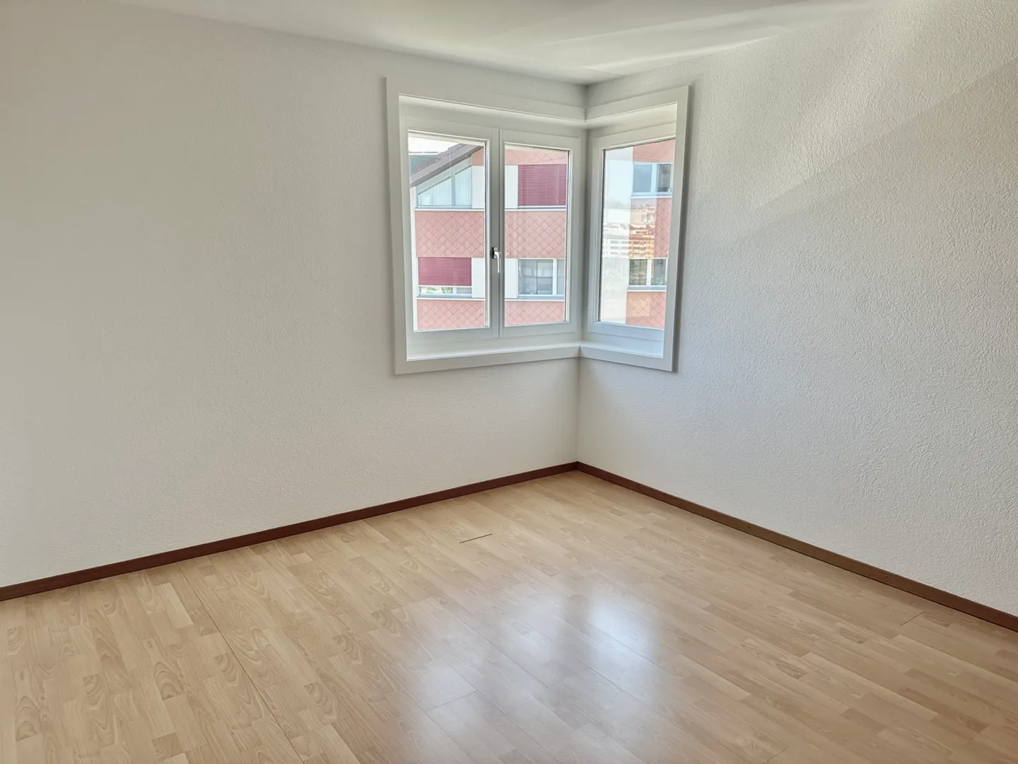 Courtepin 2,5 pces de 61,4m², balcon couvert, parking souterrain, cave - Photo 9 sur 13