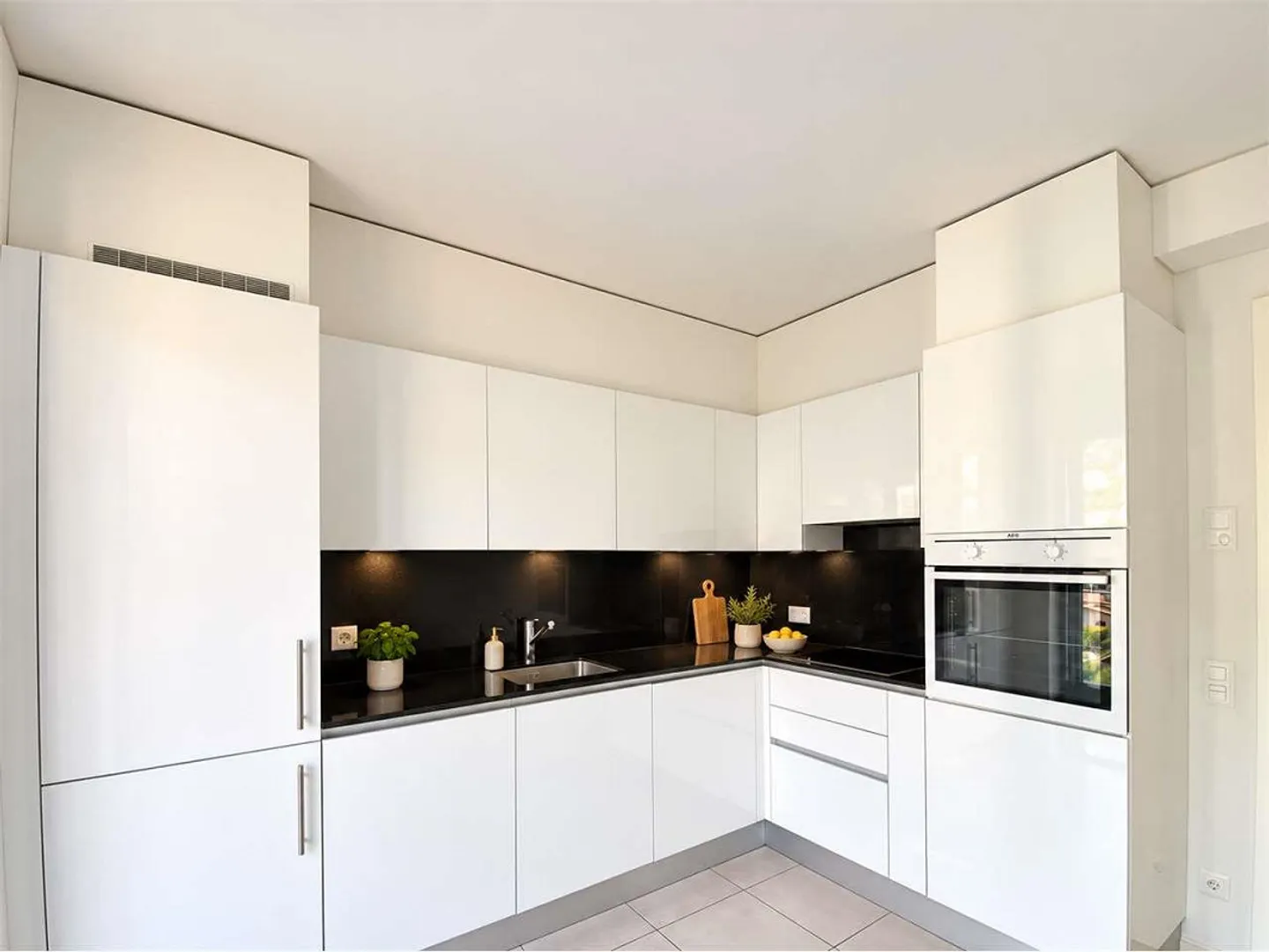 Vacallo: helles 3.5-Zimmer mit großer Terrasse und geräumigen Innenräumen - Foto 3 von 9