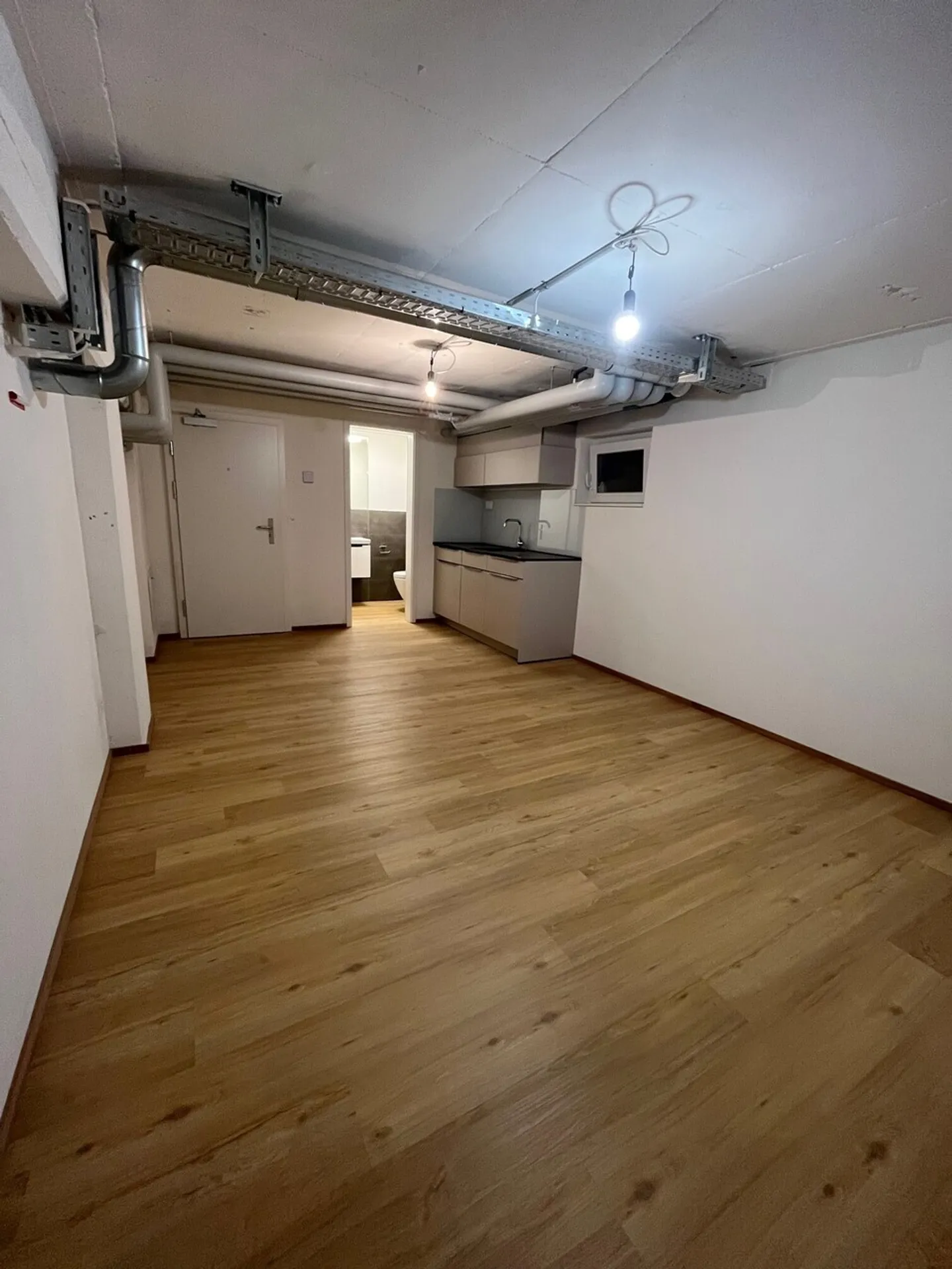 We offer space for your hobby! Available immediately! - Photo 2 of 4