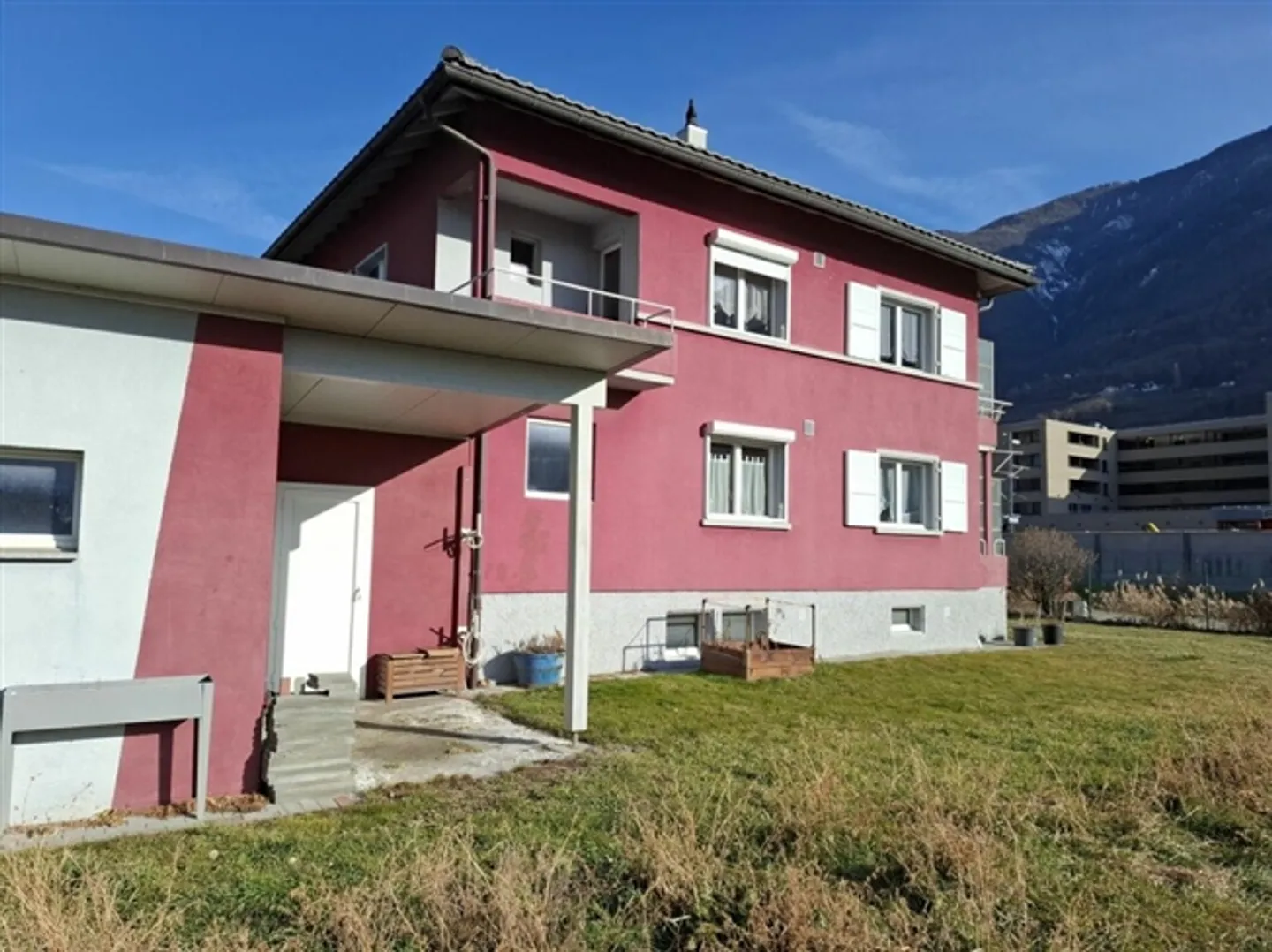 Appartement spacieux de 3,5 pièces au premier étage avec place de parking et box de garage - Photo 9 sur 9