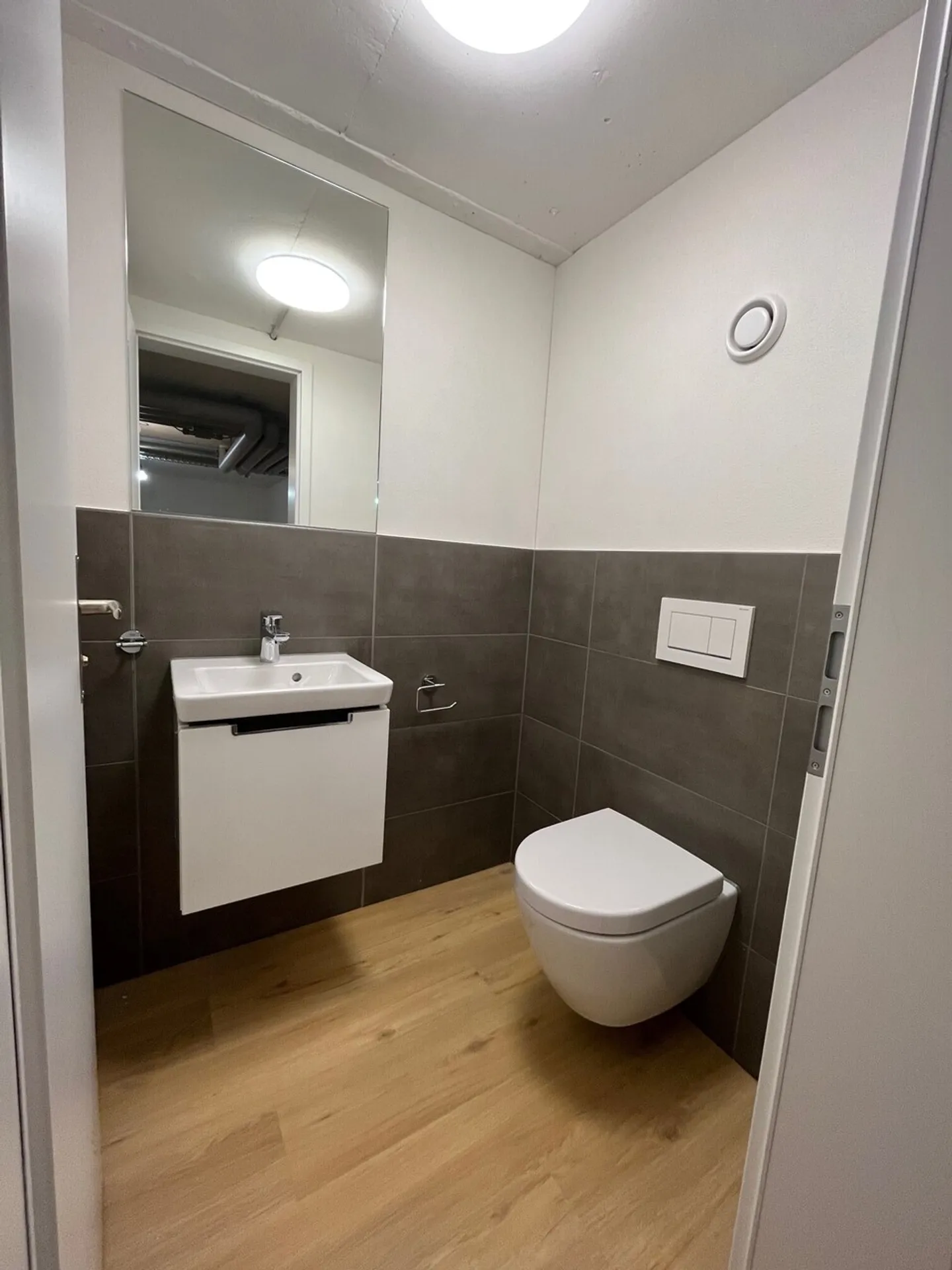 We offer space for your hobby! Available immediately! - Photo 4 of 4