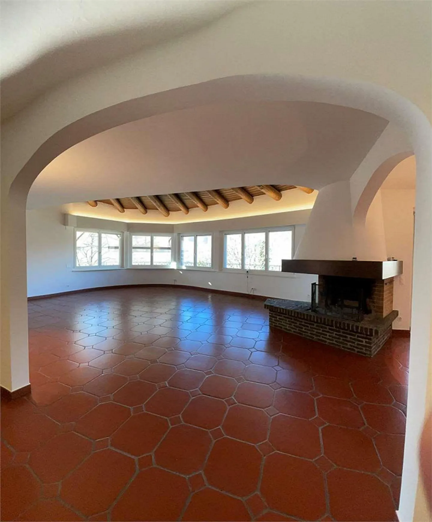 Exclusive Villa with Wellness Area and Open View in the Green of Vezia - Photo 6 of 13