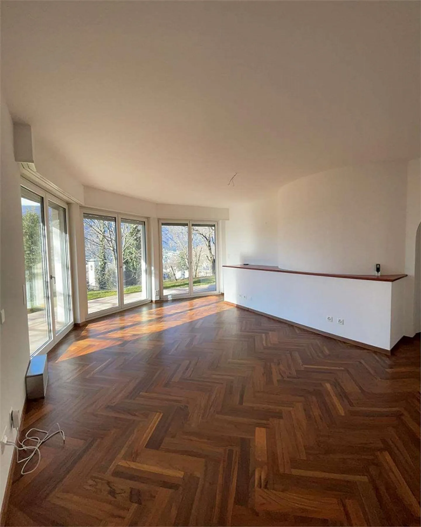 Exclusive Villa with Wellness Area and Open View in the Green of Vezia - Photo 8 of 13