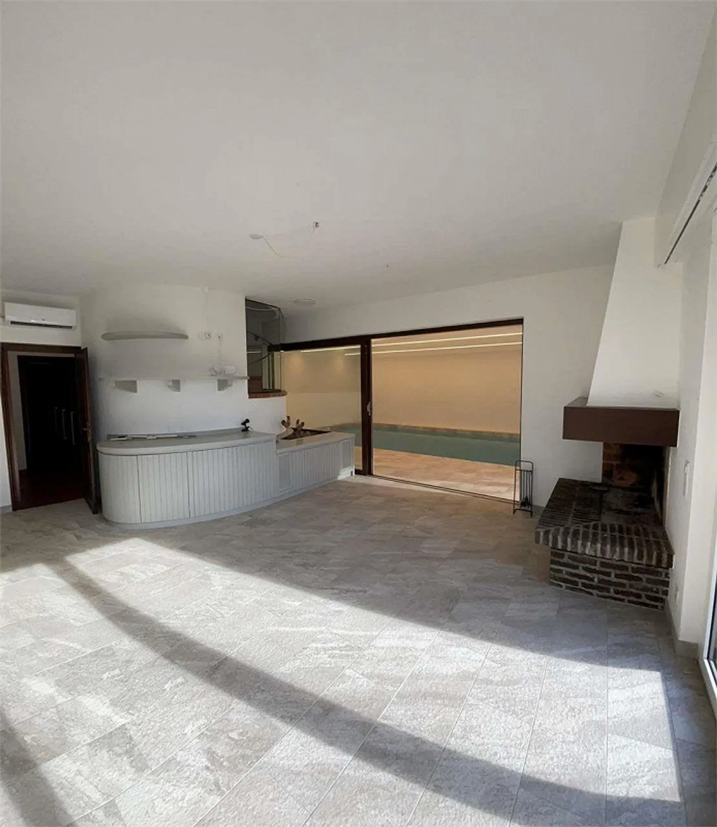 Exclusive Villa with Wellness Area and Open View in the Green of Vezia - Photo 13 of 13