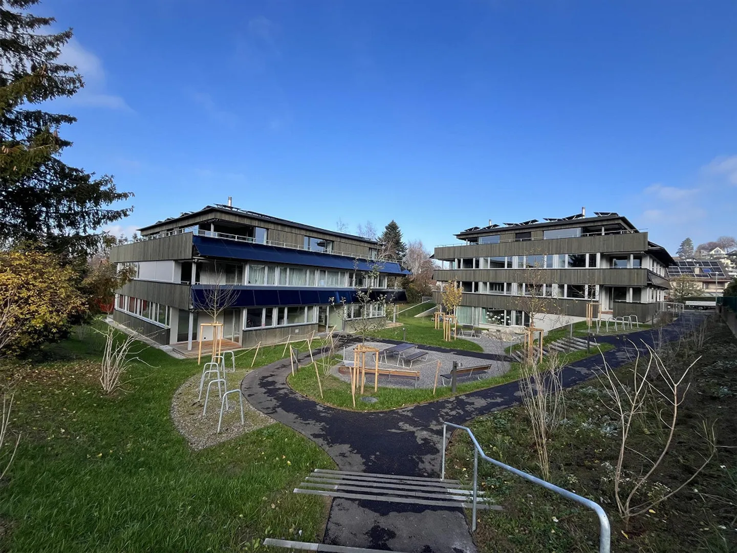 Therwil - Appartamento 3.5 stanze con giardino d'inverno - Foto 1 di 6