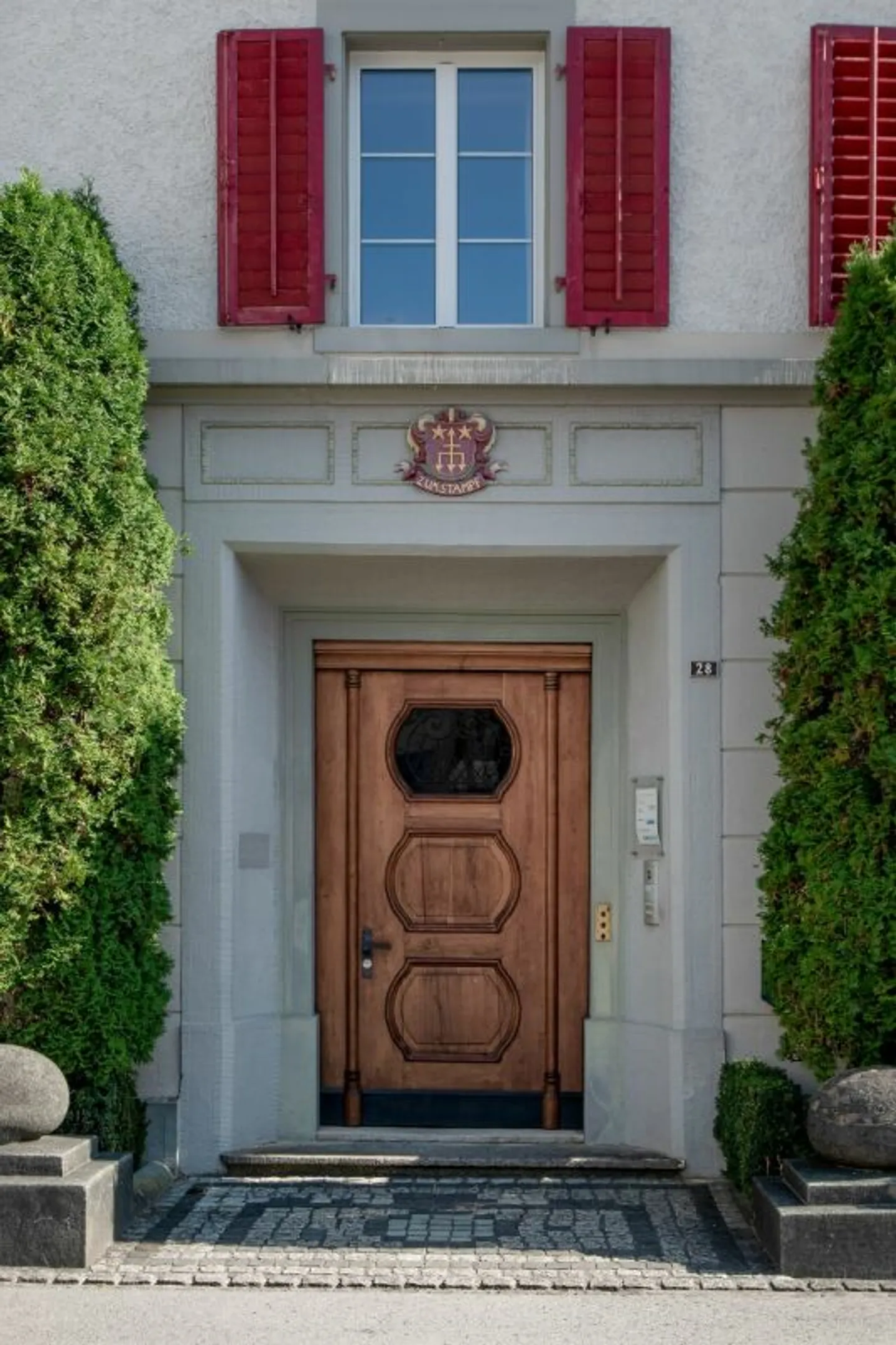 Casa a schiera ben tenuta e ristrutturata con stile, con due appartamenti, uffici e studio - Foto 4 di 32