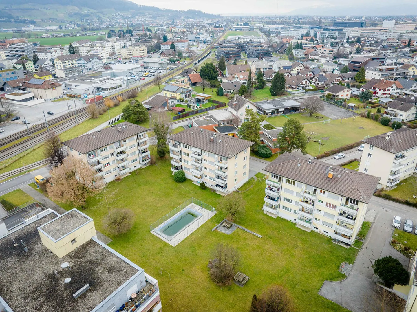 Cozy 2-room apartment in the center - Photo 1 of 5