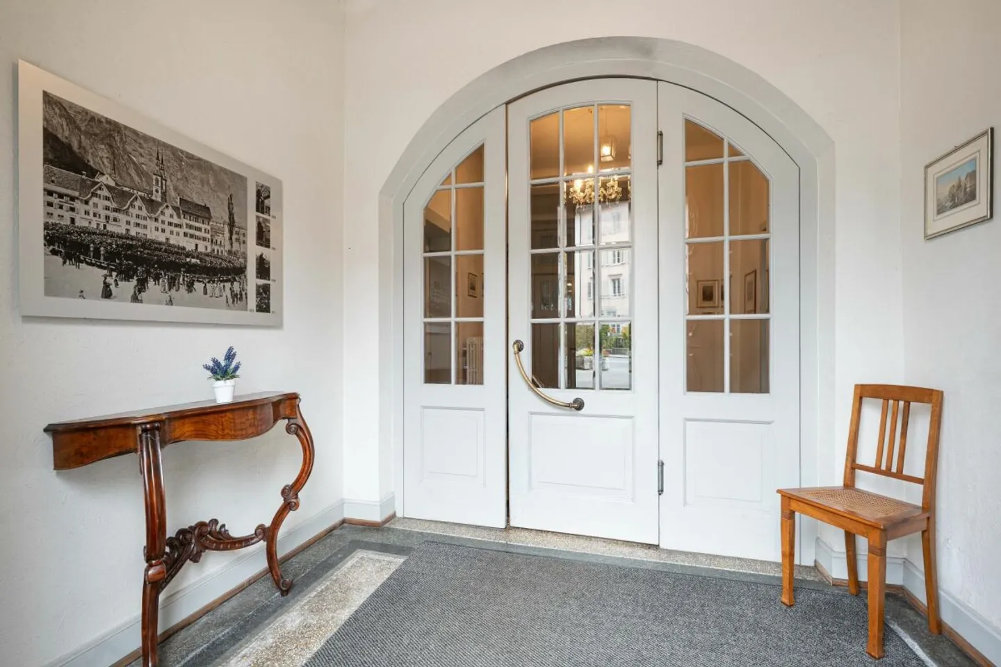 Casa a schiera ben tenuta e ristrutturata con stile, con due appartamenti, uffici e studio - Foto 5 di 32