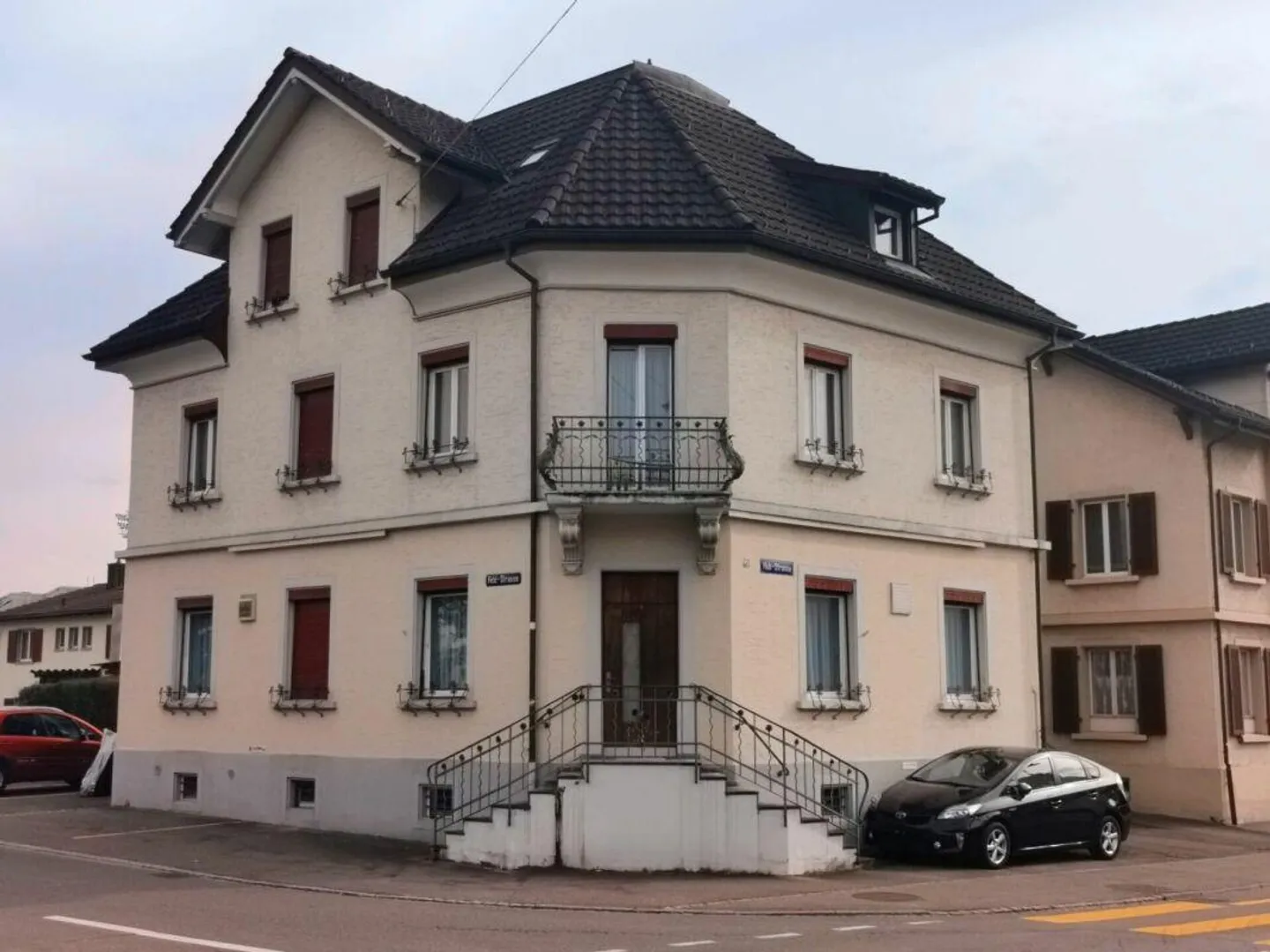 For rent immediately 4-room attic apartment in the center of Wil, 5 minutes walk to the train station - Photo 1 of 10