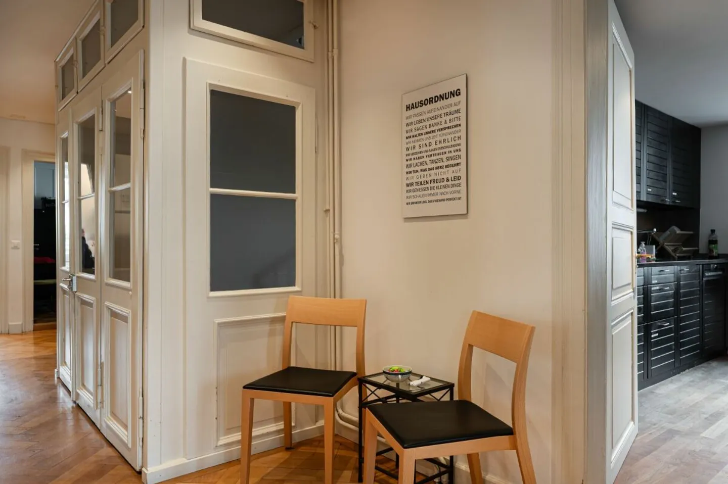 Casa a schiera ben tenuta e ristrutturata con stile, con due appartamenti, uffici e studio - Foto 9 di 32