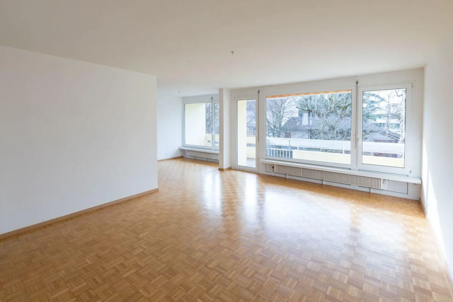 Appartamento luminoso di 3,5 stanze adatto alle famiglie al 2° piano con area giochi... - Foto 3 di 12