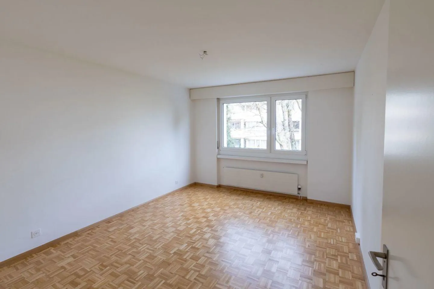 Appartamento luminoso di 3,5 stanze adatto alle famiglie al 2° piano con area giochi... - Foto 4 di 12