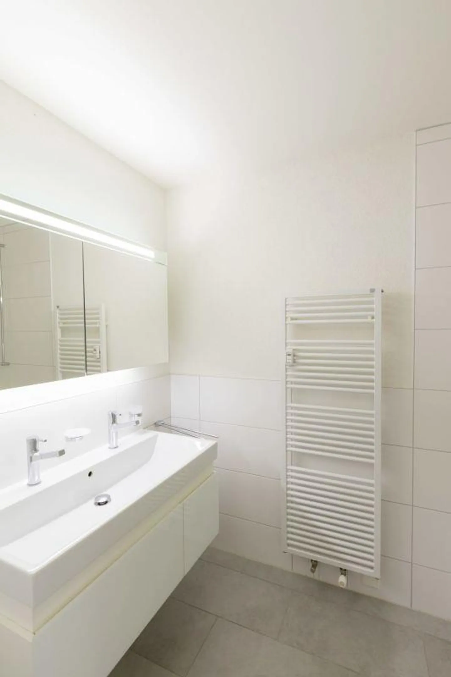 Appartamento luminoso di 3,5 stanze adatto alle famiglie al 2° piano con area giochi... - Foto 6 di 12