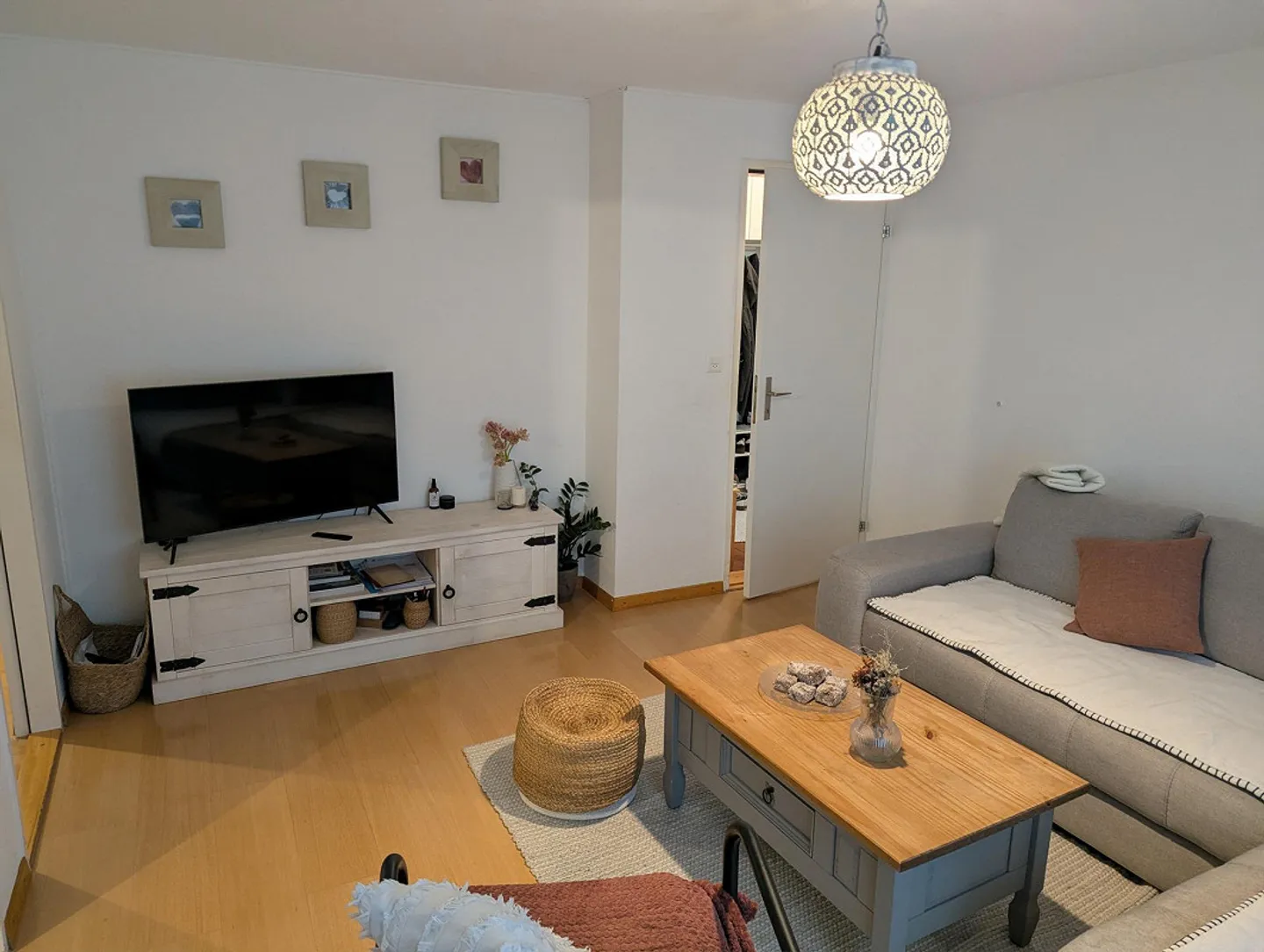 Helle 4-Zimmer-Wohnung mit Balkon - Foto 1 von 10