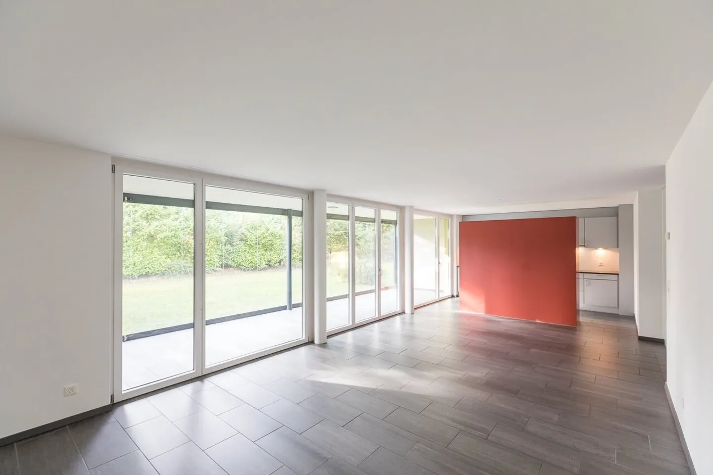 Modernes Apartment mit grossem Balkon - Foto 1 von 11