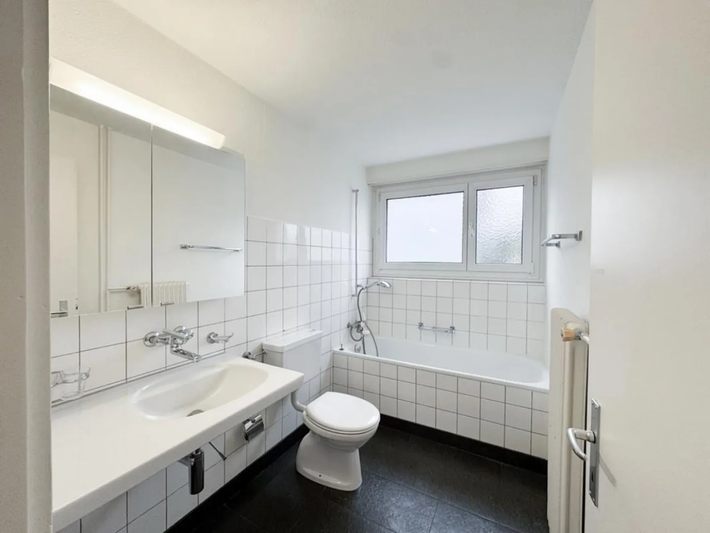Bright apartment in a quiet location - Photo 7 of 9
