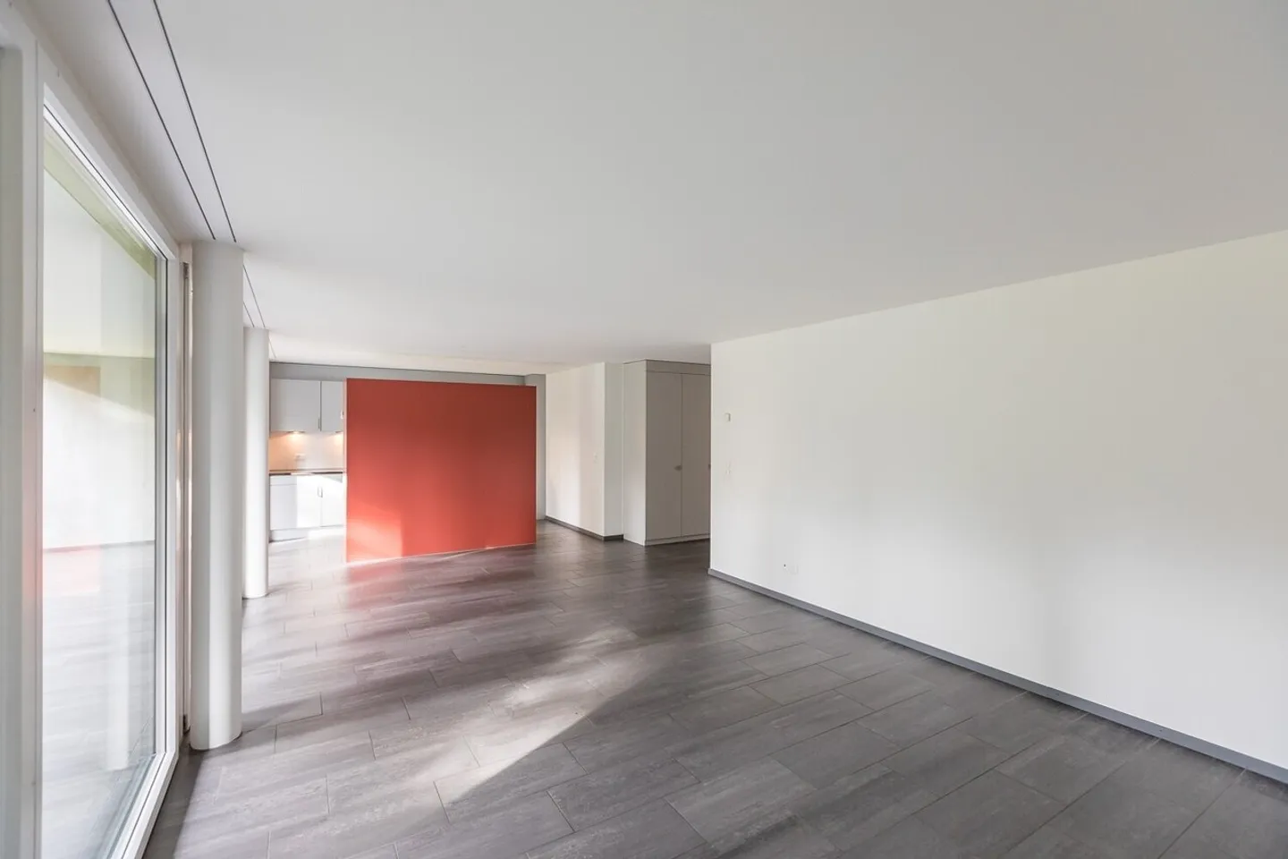 Modernes Apartment mit grossem Balkon - Foto 2 von 11