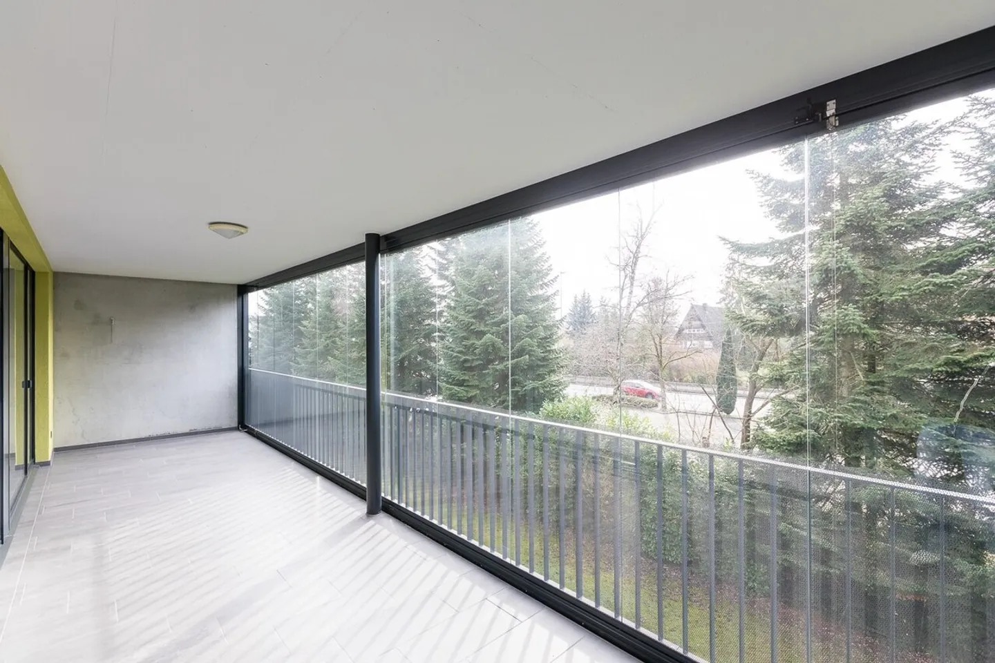 Modernes Apartment mit grossem Balkon - Foto 3 von 11