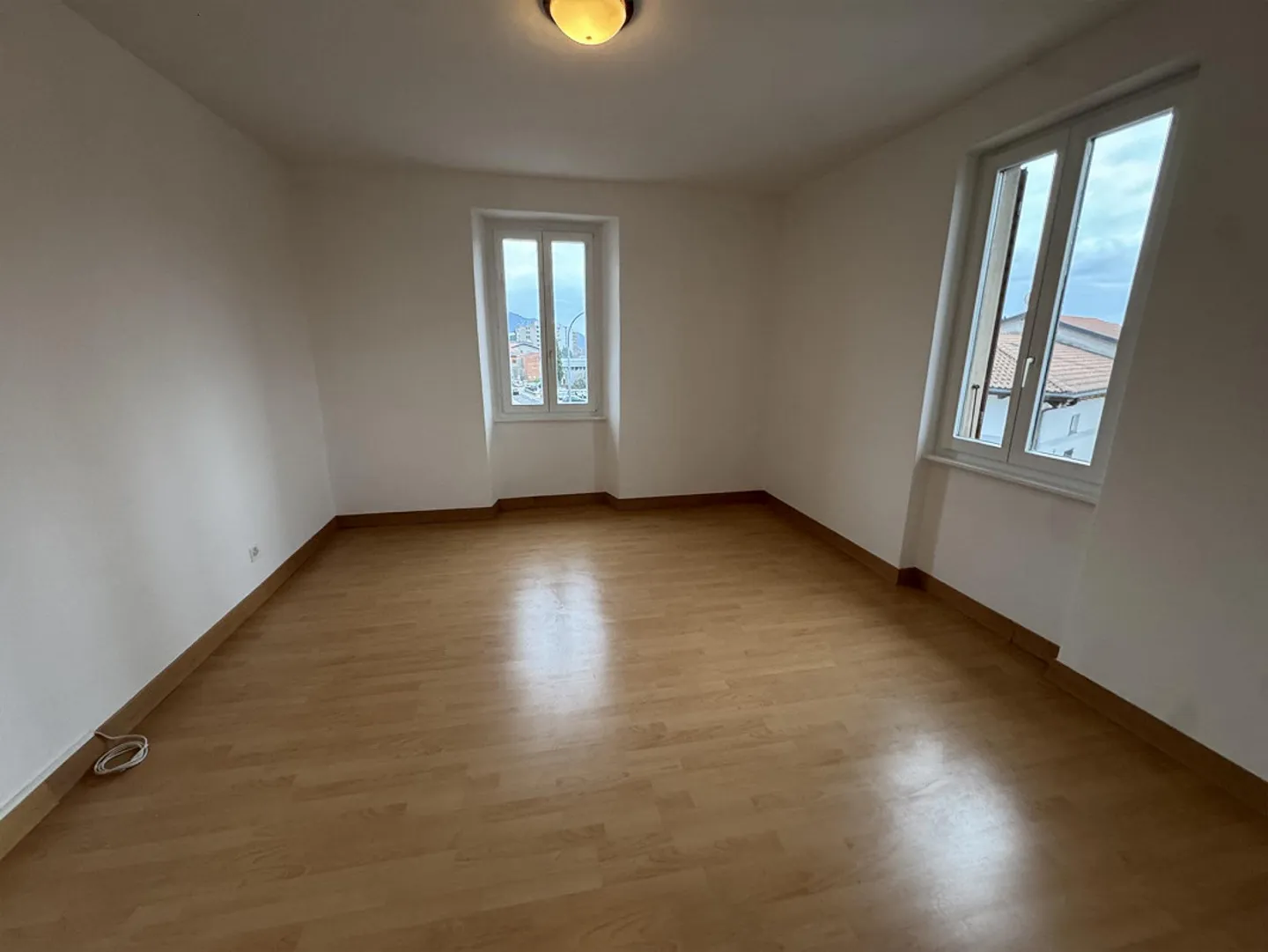 Ufficio a Coldrerio, Posizione Comoda - Foto 1 di 18