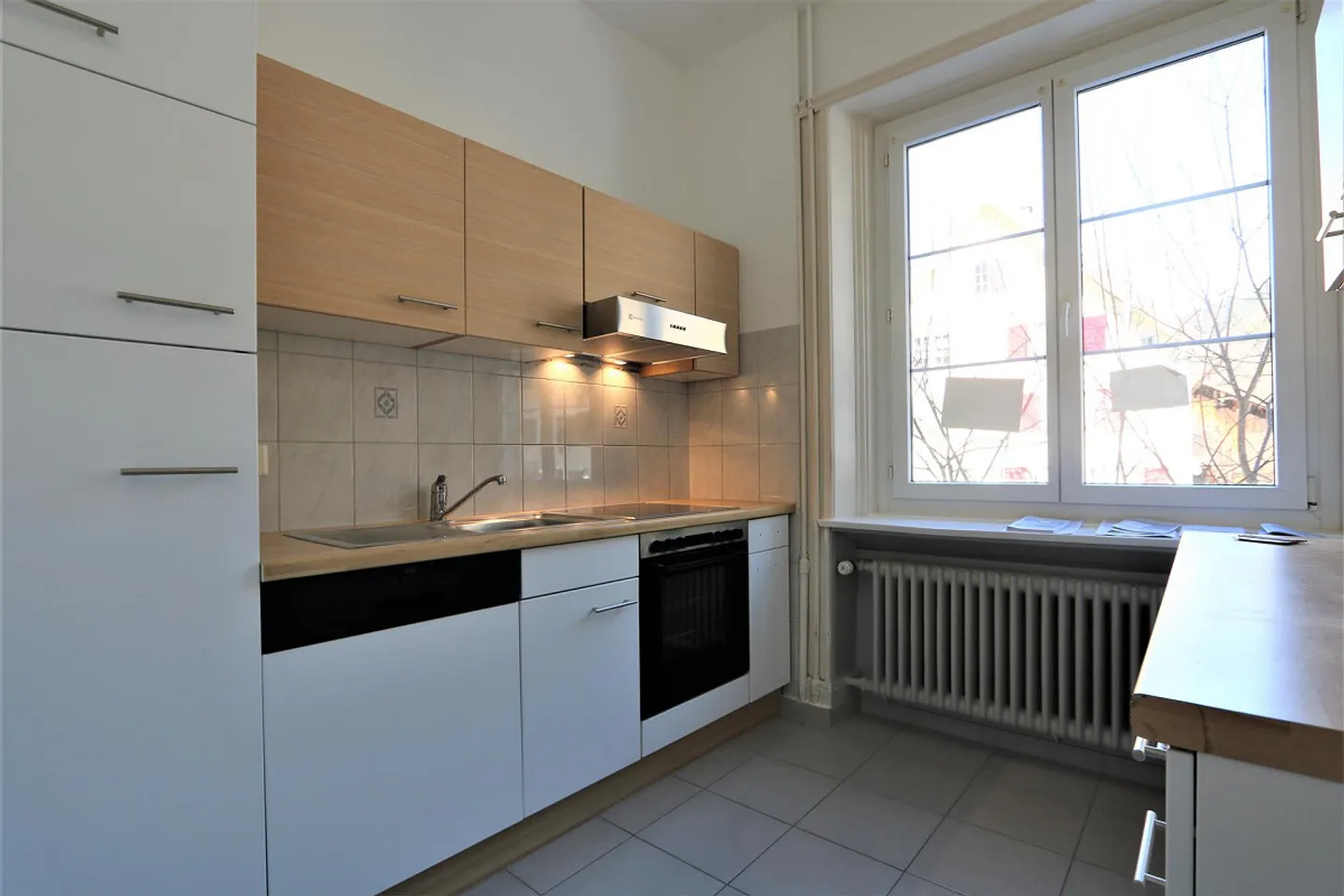 Bright apartment with shared garden - Photo 1 of 7