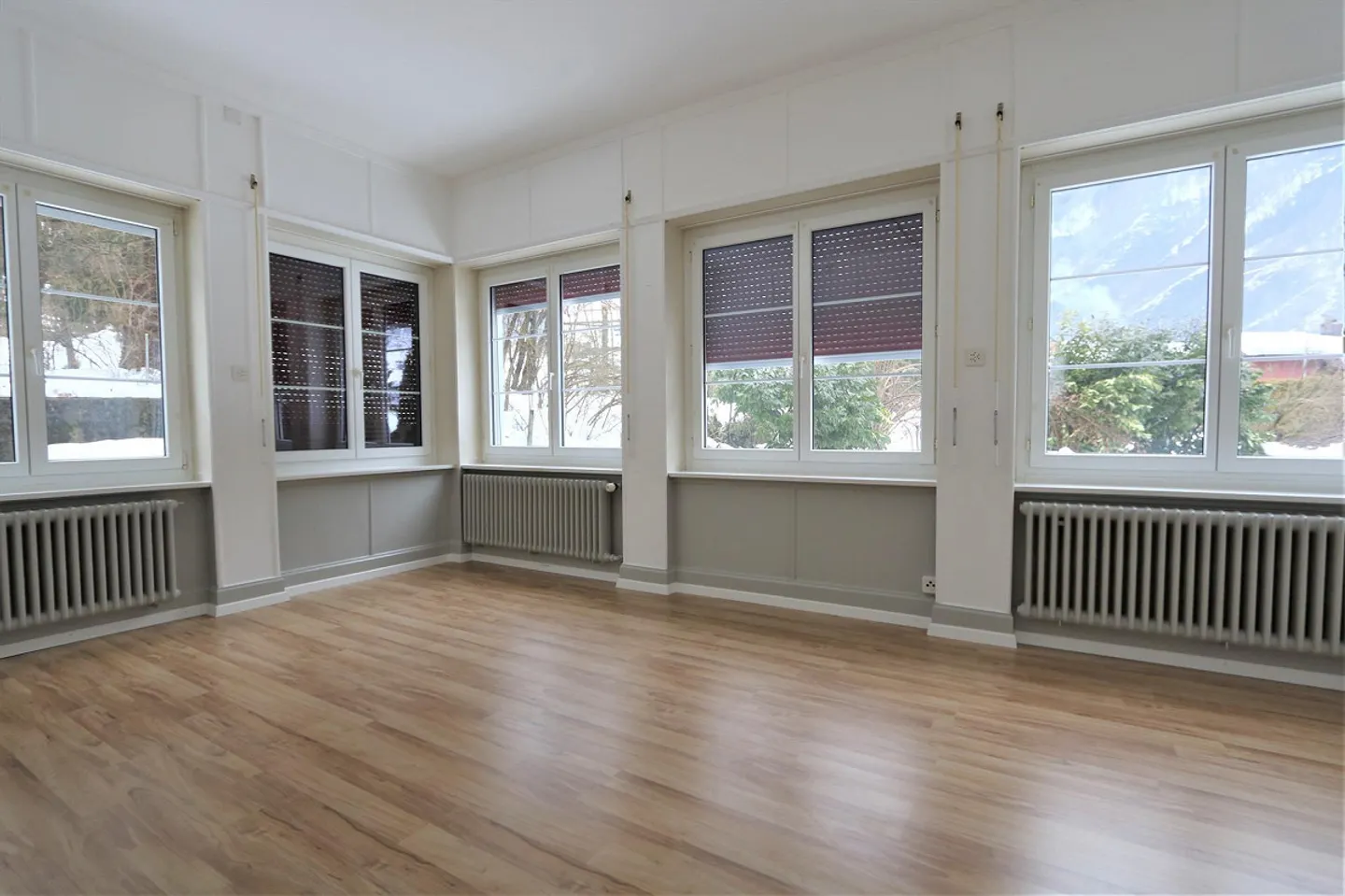 Bright apartment with shared garden - Photo 3 of 7