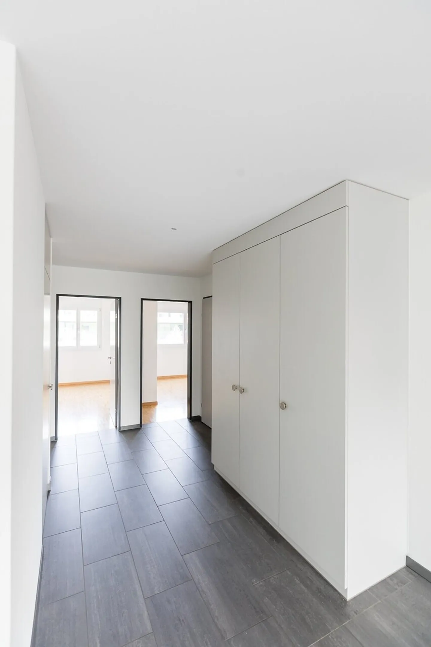 Modernes Apartment mit grossem Balkon - Foto 4 von 11
