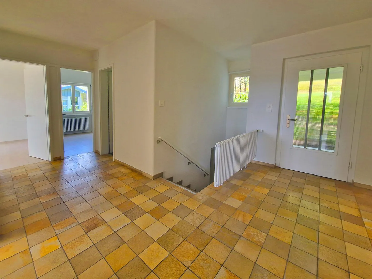 Ampia casa unifamiliare con 6 stanze e molta privacy - Foto 3 di 21