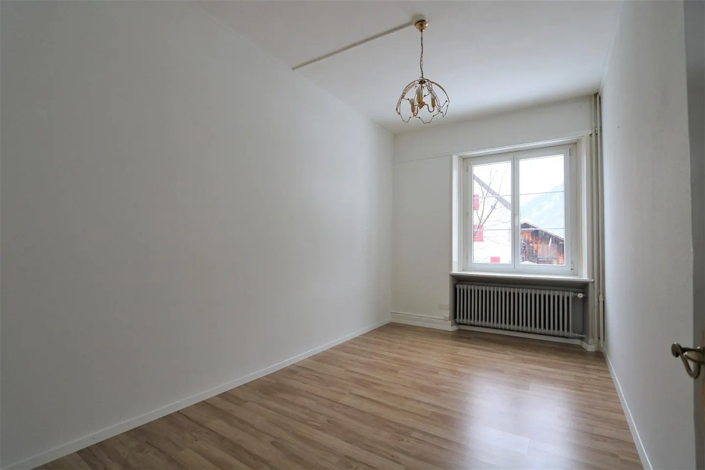 Bright apartment with shared garden - Photo 5 of 7