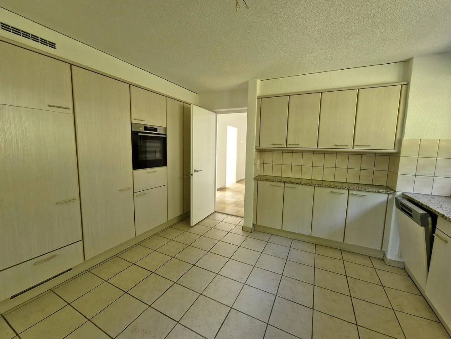 Ampia casa unifamiliare con 6 stanze e molta privacy - Foto 8 di 21