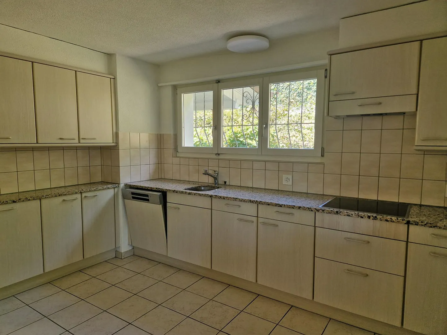 Ampia casa unifamiliare con 6 stanze e molta privacy - Foto 9 di 21