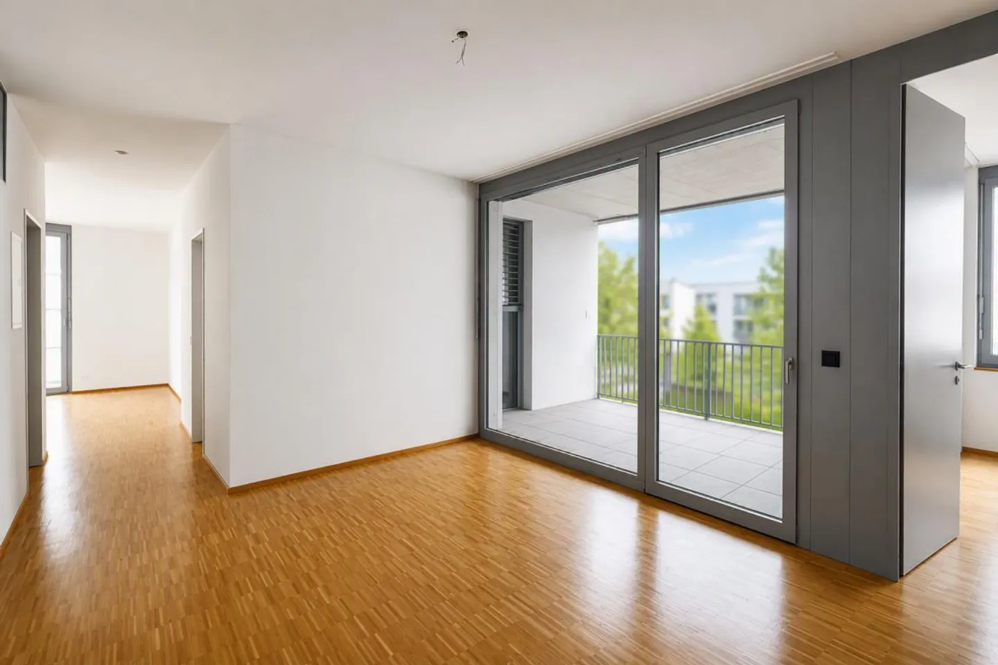 Spacious 3.5-room apartment with two balconies - Photo 3 of 8