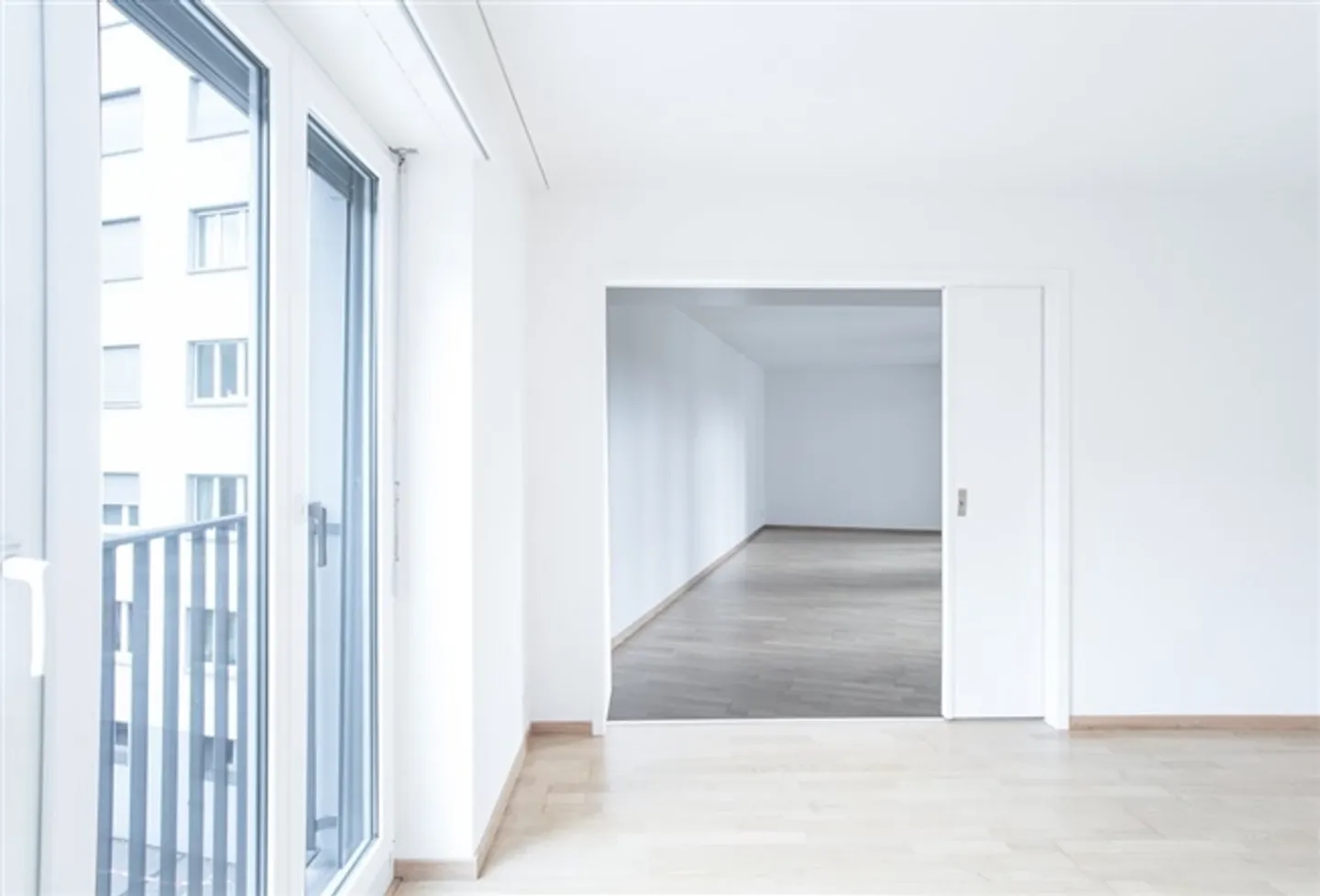 Appartement avec un plan d'étage unique et vue sur la vieille ville - Photo 3 sur 7